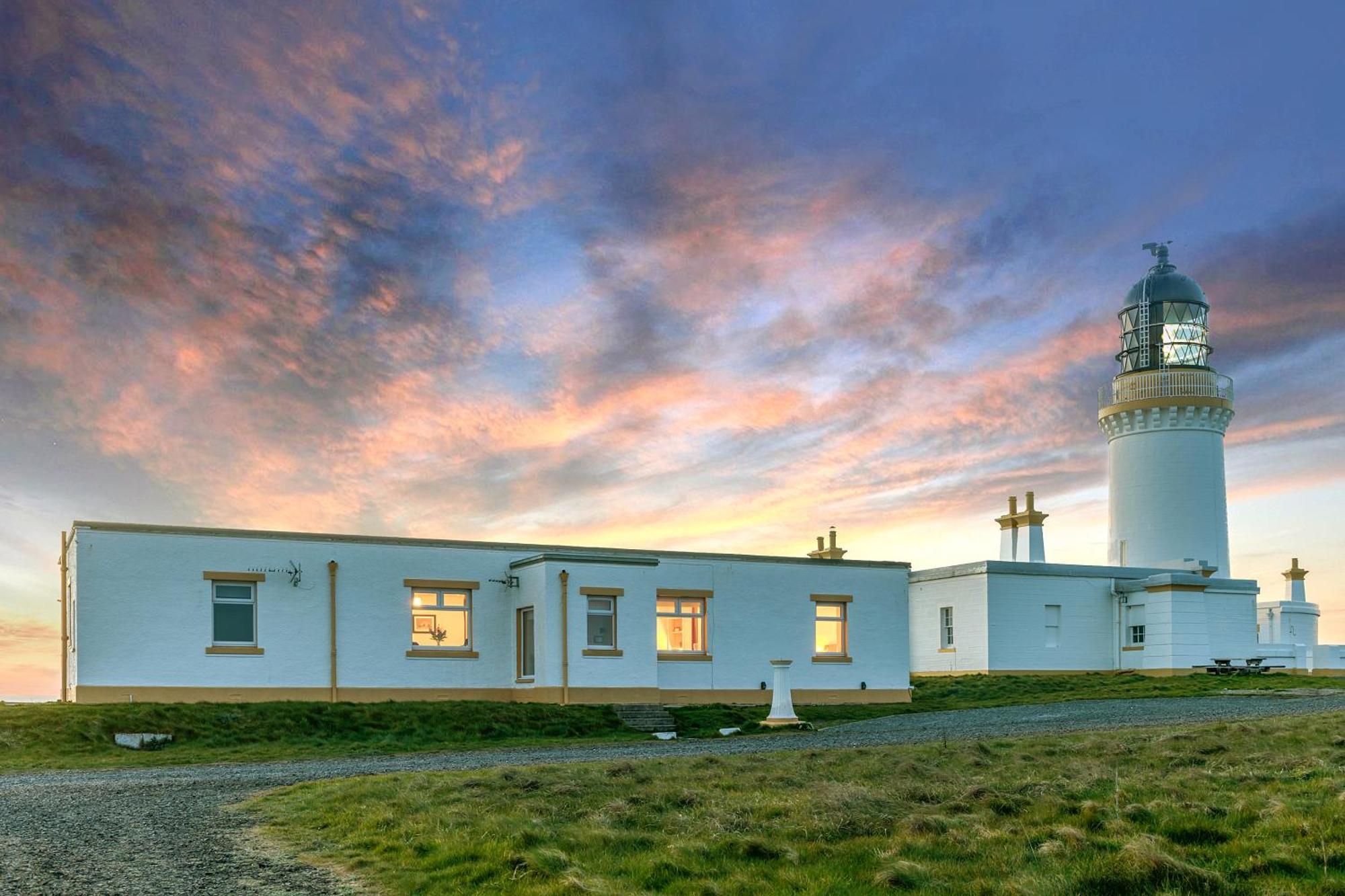 Self-Catering Lighthouse Keeper'S Cottage On The Nc500 Уик Екстериор снимка